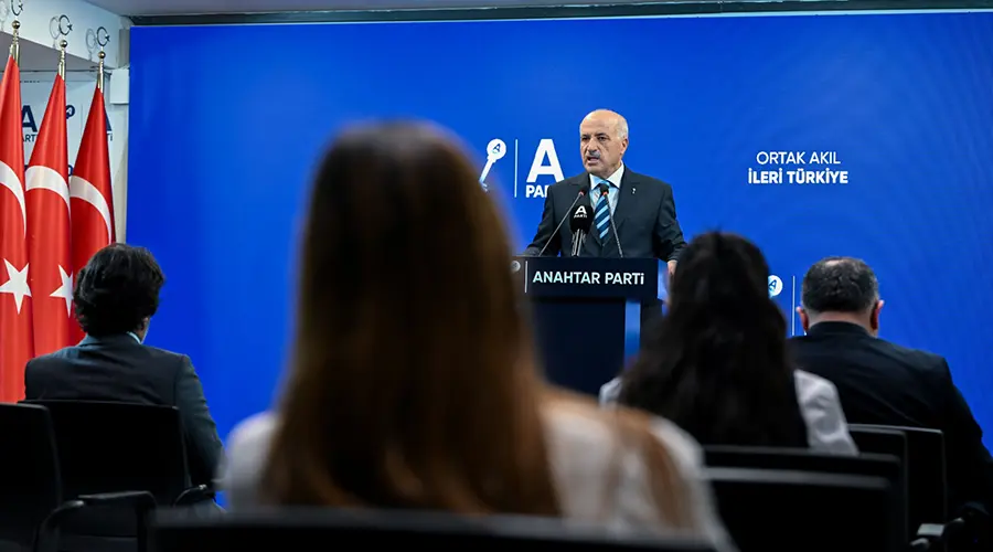 Kıbrıs Türk Cumhuriyeti'nin il vasfına büründürülmesi konusunu epey sorunlu görüyoruz